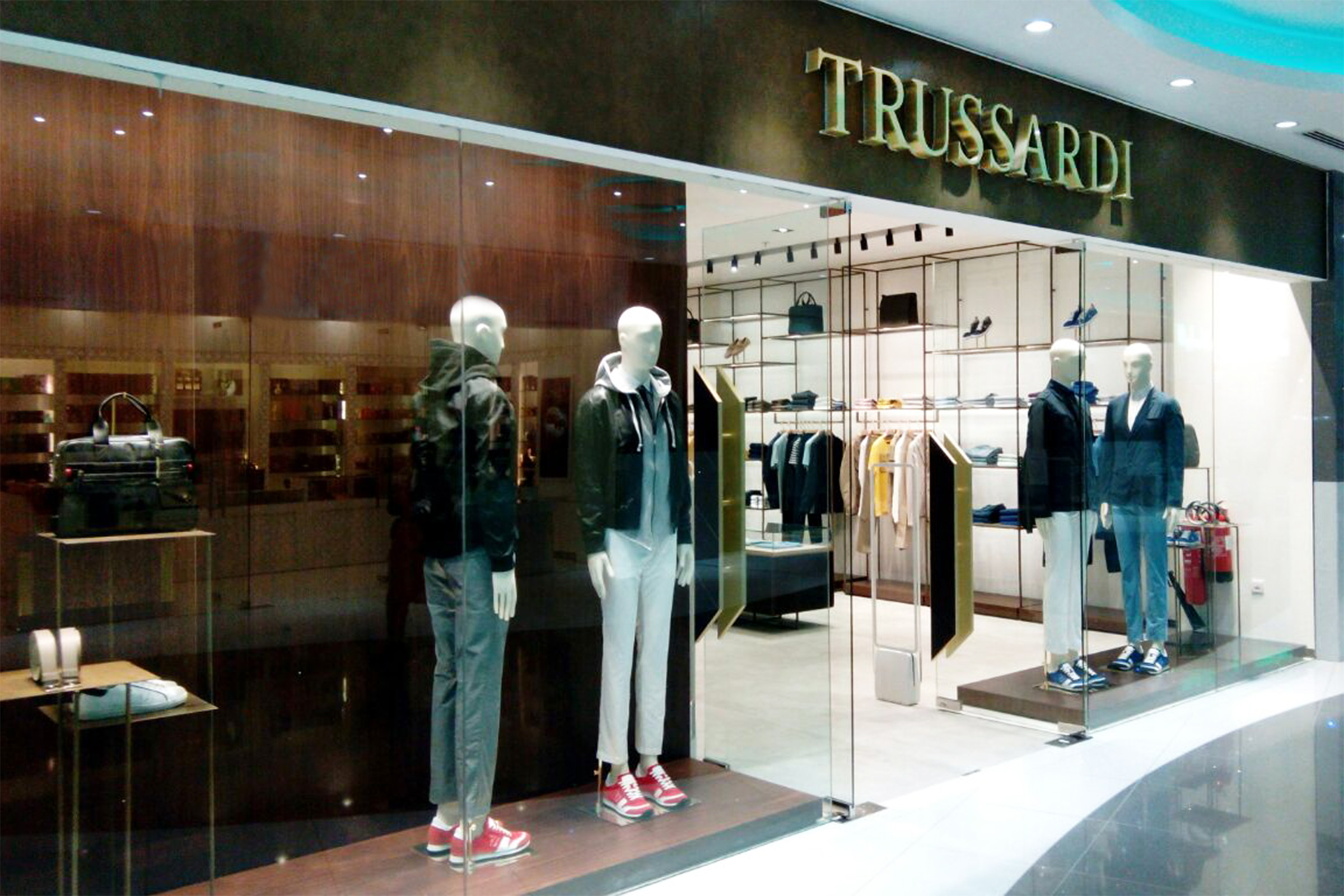 01_trussardi_om_2400x1600