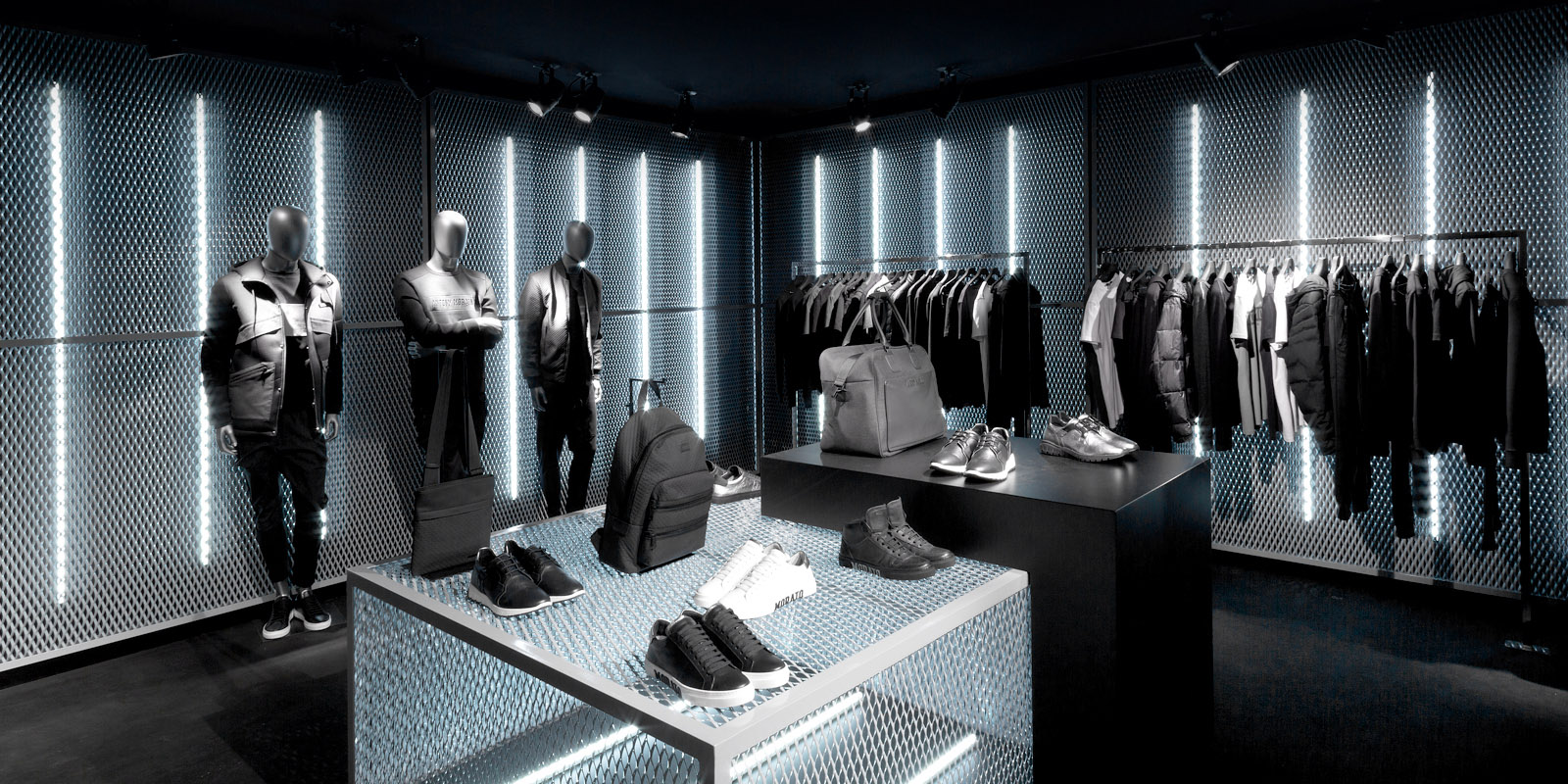 28_AM_Pitti_Uomo_W17_1600x800